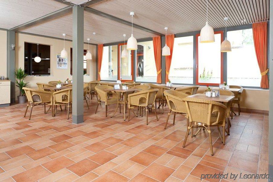 Jufa Hotel Weinviertel - Eselsmuehle Seefeld-Kadolz Restaurant photo