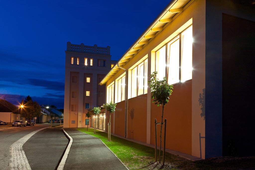 Jufa Hotel Weinviertel - Eselsmuehle Seefeld-Kadolz Exterior photo